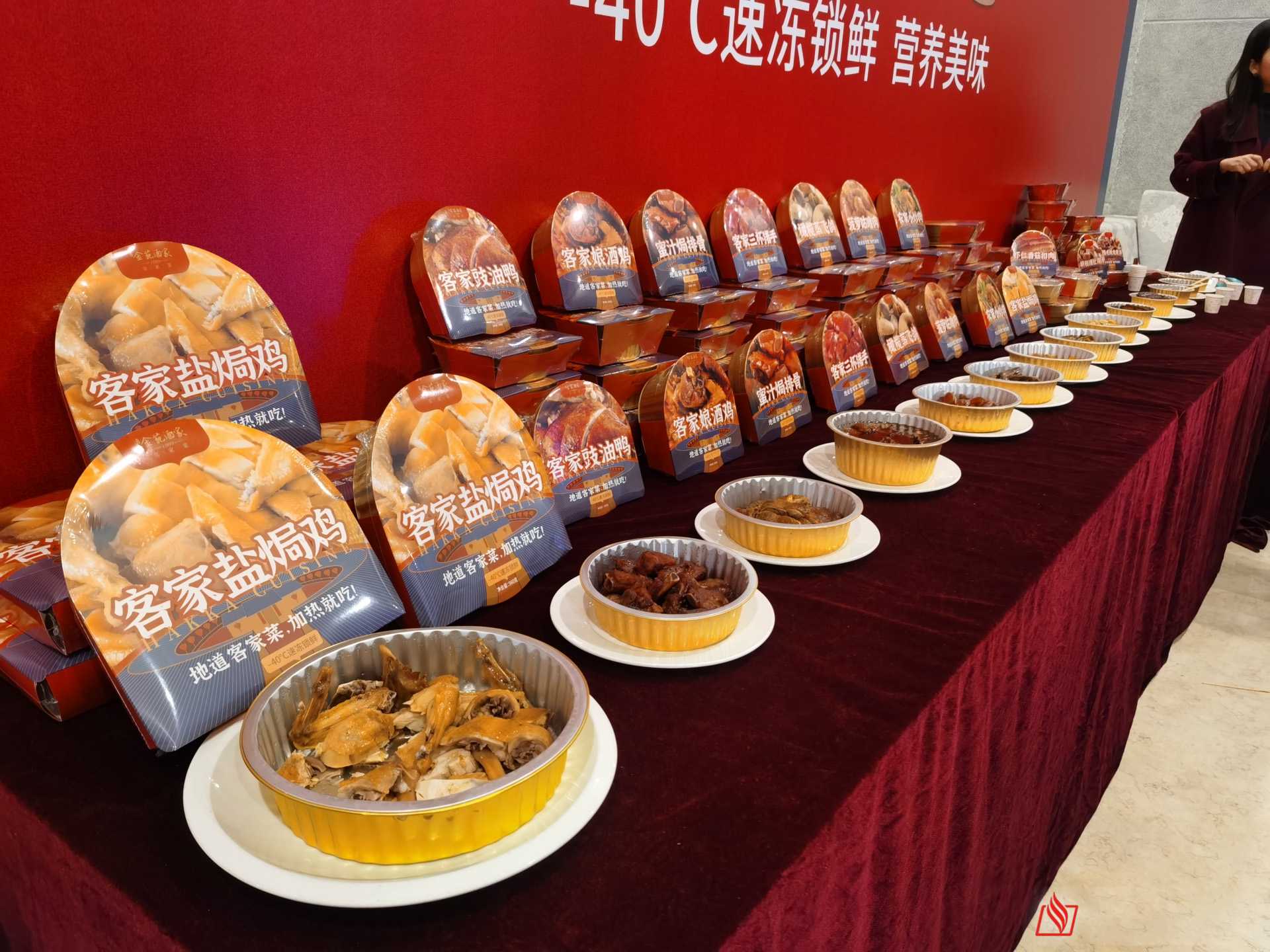 預制菜鎖鮮革命！一臺 “會呼吸” 的包裝機如何讓料理包媲美現做？