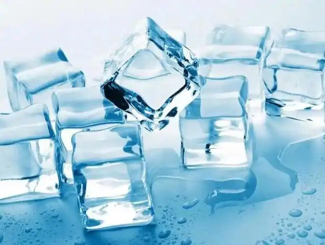 1746674386220067.jpg 冰球02.jpg